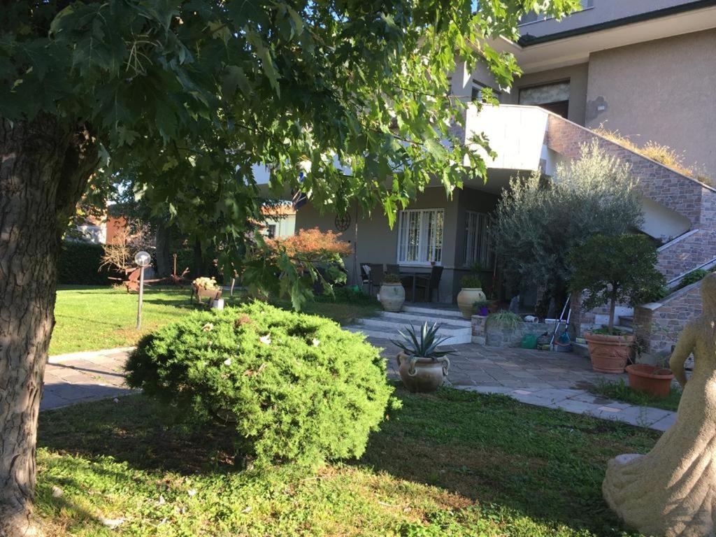 Villa Giulini Rho Buitenkant foto
